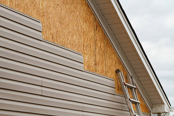 Professional Siding technician working in Millersburg, OR